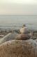 Steinskulptur am Strand - Max Nemo Mertens -  auf  - KÃ¼ste-Himmel-Meer - 